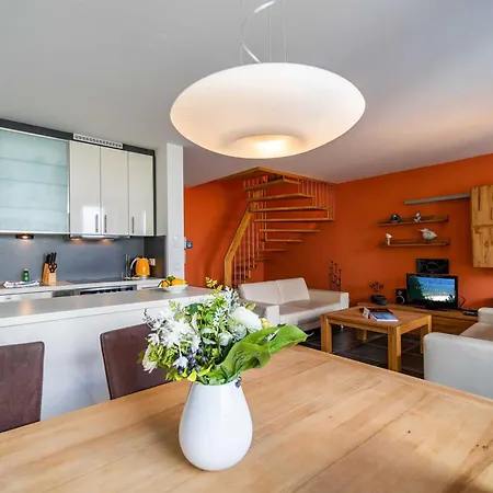 Quartier 47 App 06 アパート *